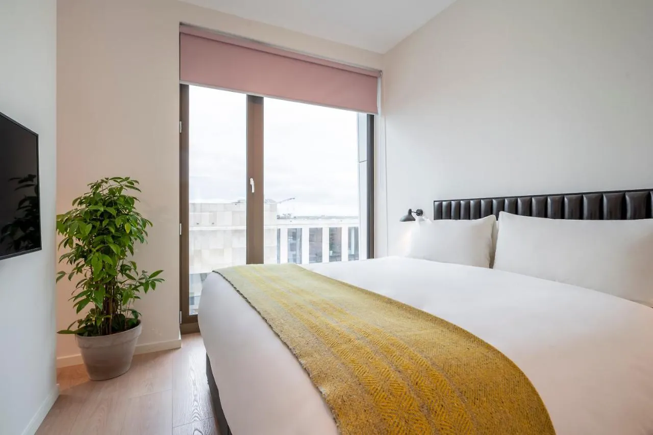 Premier Suites Ámsterdam 4*,